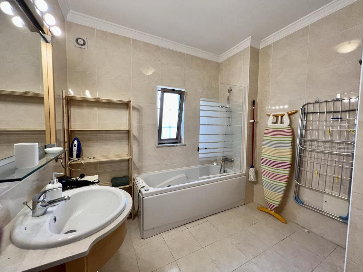 Appartement Albufeira Terrace With Pool By Homing Extérieur photo
